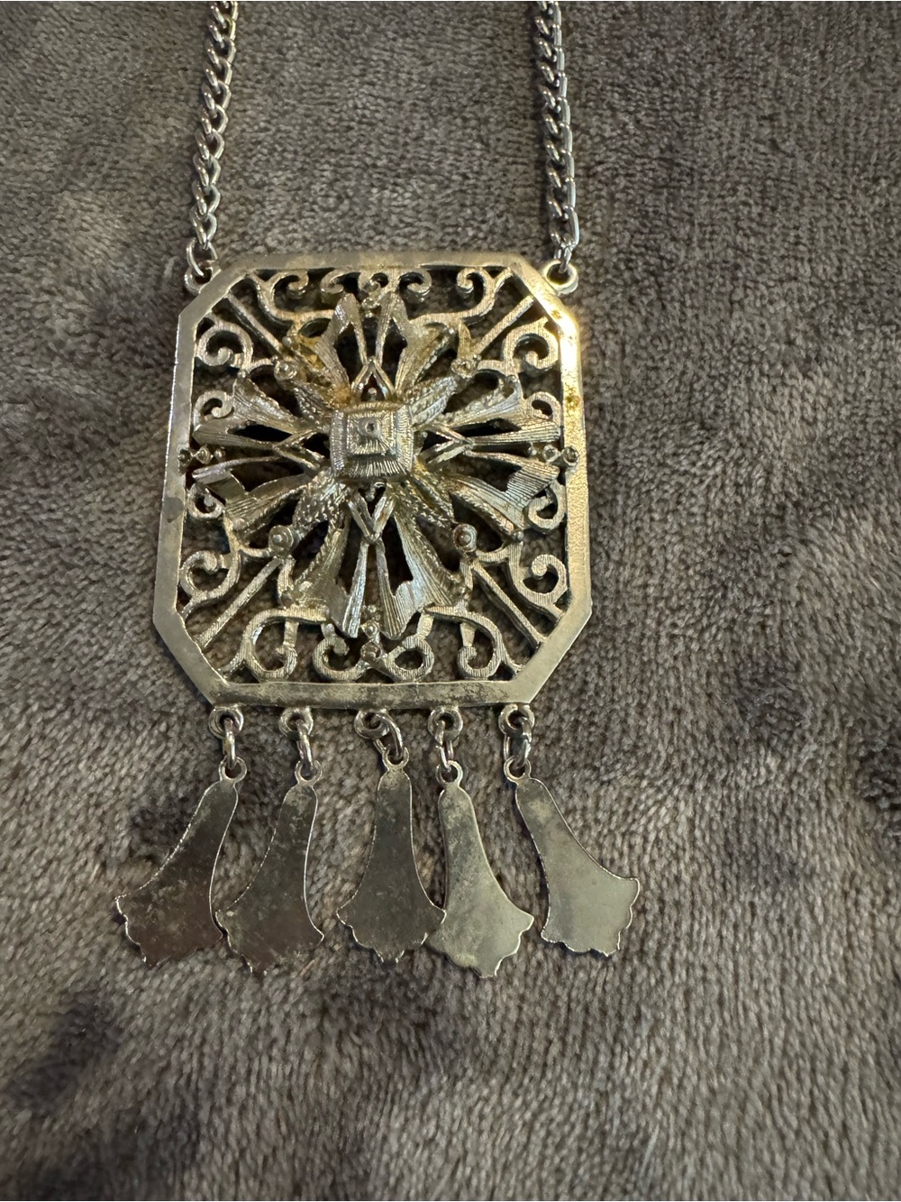 Vintage Lisner Ornate Filigree Silver-Tone Pendant Necklace